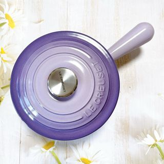 ルクルーゼ(LE CREUSET)の♡ルクルーゼ　ソースパン　16cm ブルーベルパープル  片手鍋　紫　新品(調理道具/製菓道具)