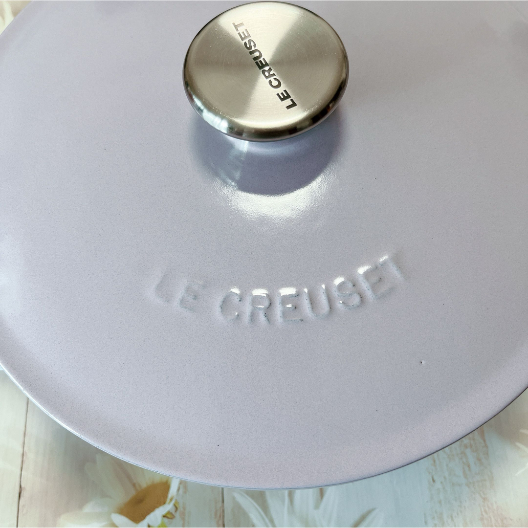 LE CREUSET(ルクルーゼ)の♡ルクルーゼ　マルミット　22cm ラベンダー　両手鍋　パープル　新品　廃盤 インテリア/住まい/日用品のキッチン/食器(鍋/フライパン)の商品写真