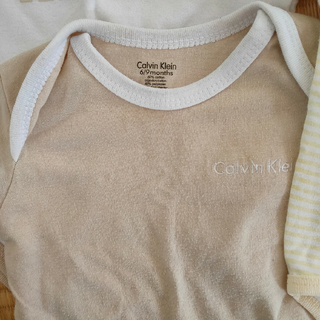 Calvin Klein　ロンパース　70センチ　3枚セット　半袖 キッズ/ベビー/マタニティのベビー服(~85cm)(ロンパース)の商品写真