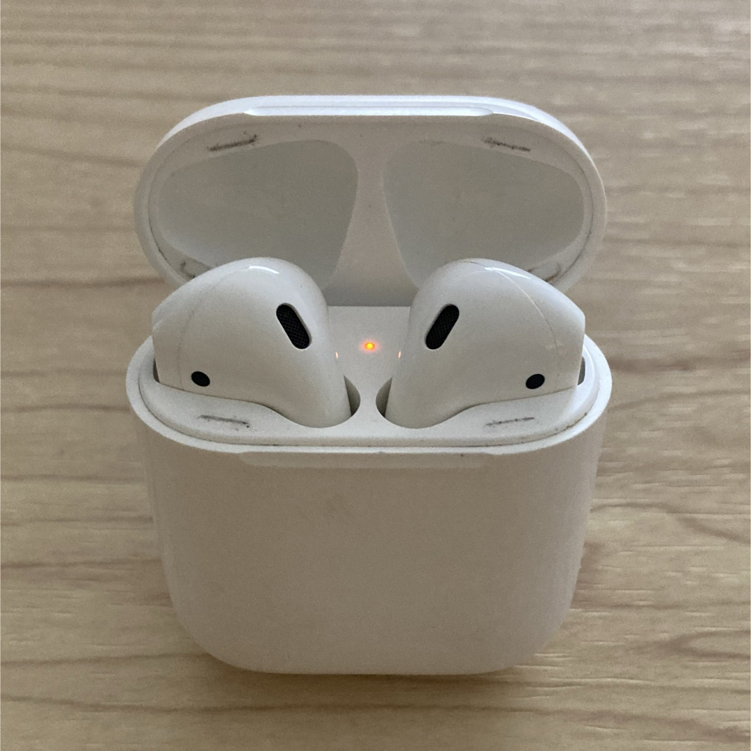 Apple(アップル)のAirPods   第1世代　ジャンク品 スマホ/家電/カメラのオーディオ機器(ヘッドフォン/イヤフォン)の商品写真