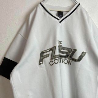 フブ(FUBU)の【人気ゲームシャツ】FUBUビッグ刺繍ロゴ古着ホワイト　ヒップホップ90s白(Tシャツ/カットソー(半袖/袖なし))