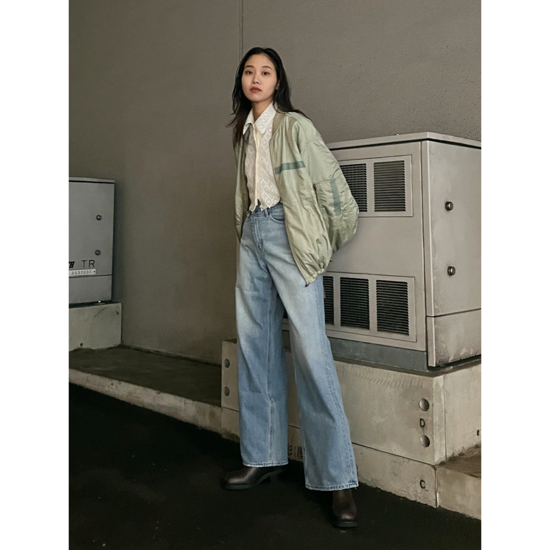 moussy(マウジー)のMOUSSY CROSS WAIST WIDE STRAIGHT 0サイズ 新品 レディースのパンツ(デニム/ジーンズ)の商品写真