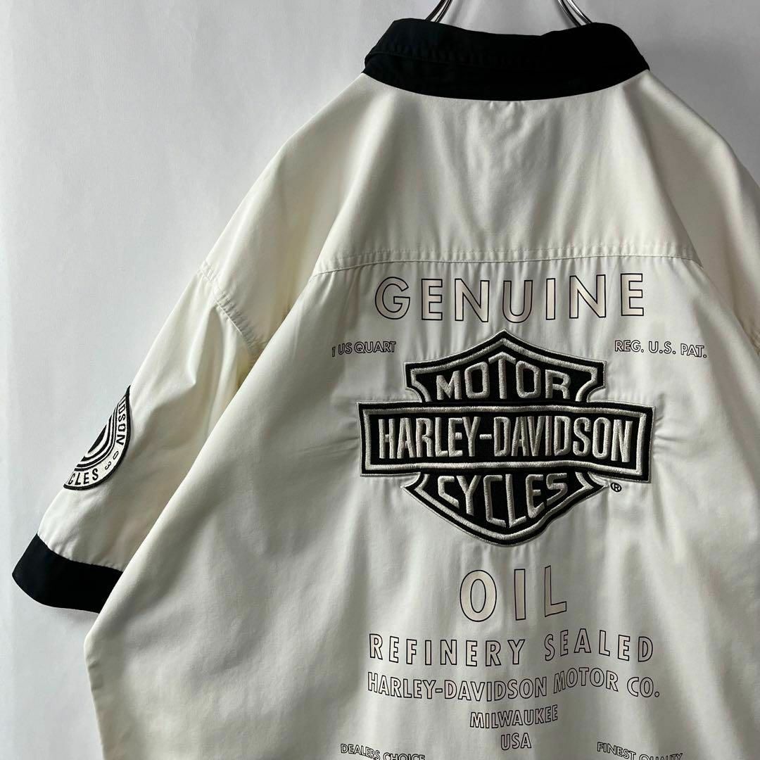 Harley Davidson(ハーレーダビッドソン)のハーレーダビッドソン　半袖シャツ　刺繍ロゴ　ビッグロゴ　ホワイト　2XL 古着 メンズのトップス(シャツ)の商品写真