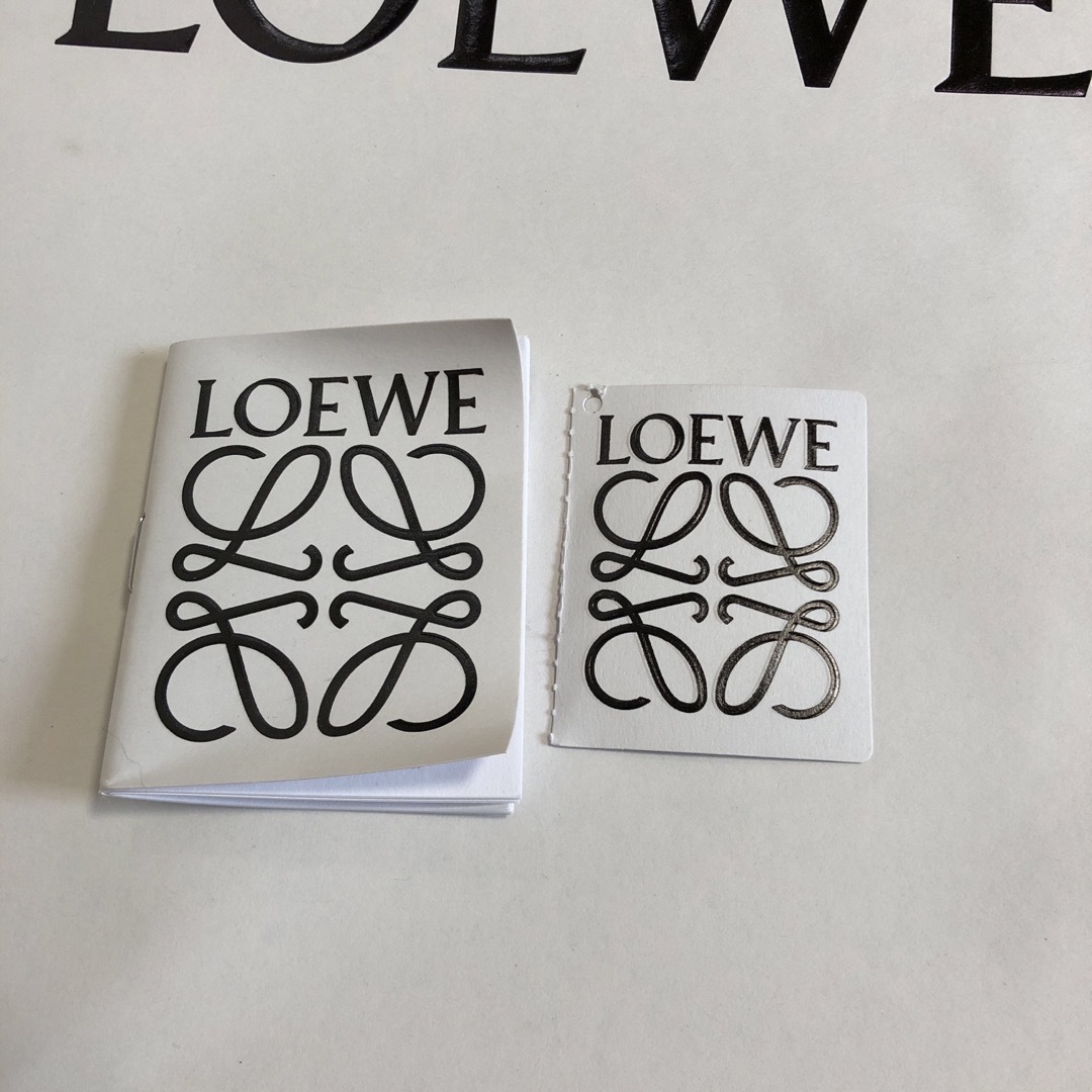 LOEWE(ロエベ)のLOEWE✳︎カットワークポシェット黒 レディースのバッグ(ショルダーバッグ)の商品写真