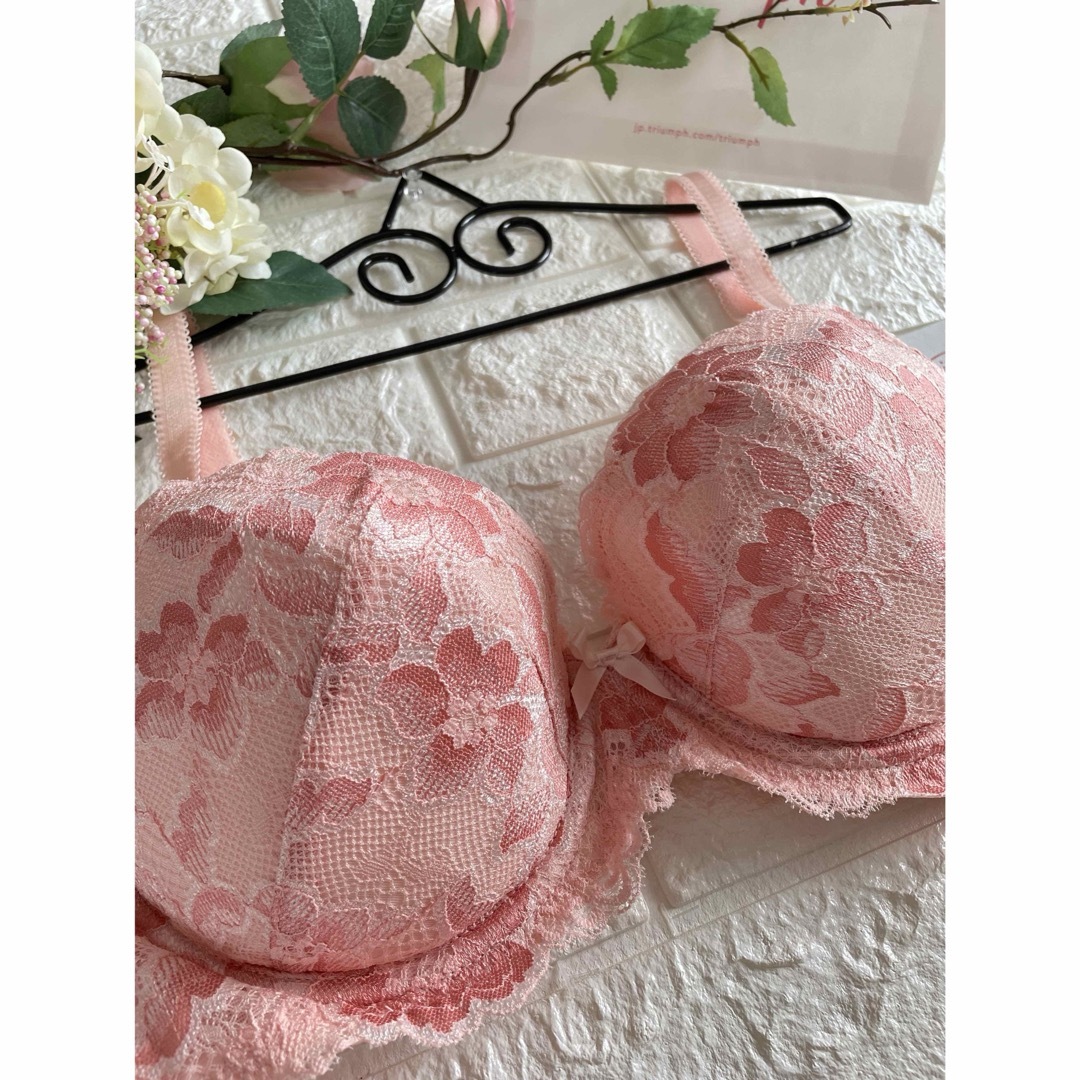 Triumph(トリンプ)のTriumph レッドレーベル ブラジャー  D75 ❣️PINK♡ᵕ̈* レディースの下着/アンダーウェア(ブラ)の商品写真