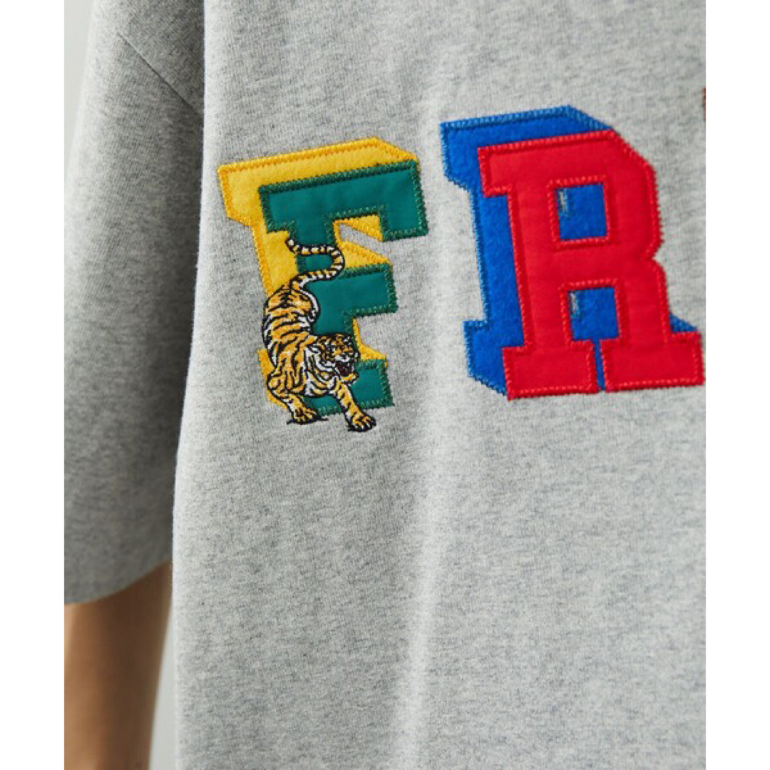 FREAK'S STORE(フリークスストア)の★新品★フリークスストア 竜虎刺繍ロゴTシャツ グレー/S メンズのトップス(Tシャツ/カットソー(半袖/袖なし))の商品写真