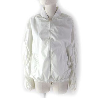 ヘルノ(HERNO)の極美品★Herno ヘルノ 22年製 GI000197D ロゴプレート付 袖シャーリング ZIP UP ジャケット ホワイト 40 イタリア製 正規品 レディース(その他)