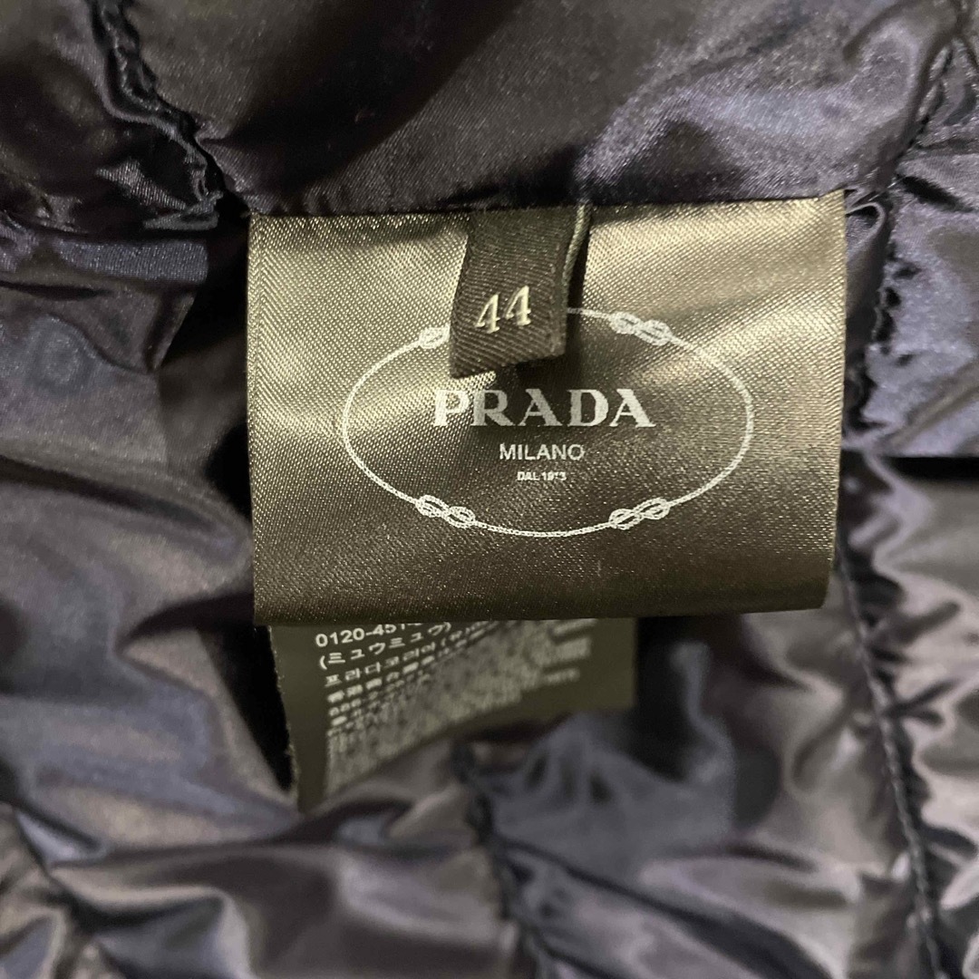 PRADA(プラダ)のPRADA アウター　プラダ　ダウン　美品 レディースのジャケット/アウター(ダウンジャケット)の商品写真