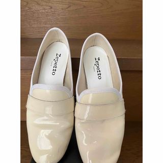 レペット(repetto)のrepettoフラットシューズ(ローファー/革靴)