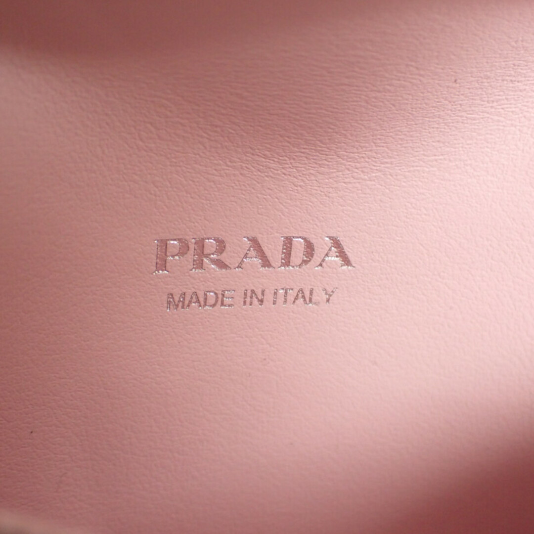 PRADA(プラダ)の【中古】【Sランク】PRADA プラダ トライアングル カードケース 名刺入れ 1MC110_QHH_F0WZT サフィアーノ ピンク トライアングルロゴ レディース【ISEYA】 レディースのファッション小物(財布)の商品写真