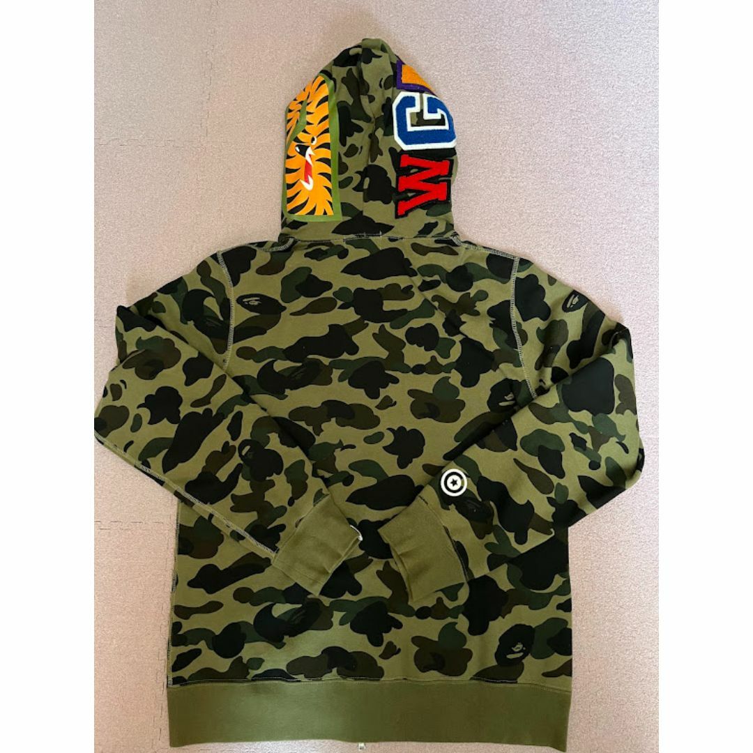 A BATHING APE(アベイシングエイプ)のbape shark hoodie ベイプ　エイプ　シャーク　パーカー 1st  メンズのトップス(パーカー)の商品写真