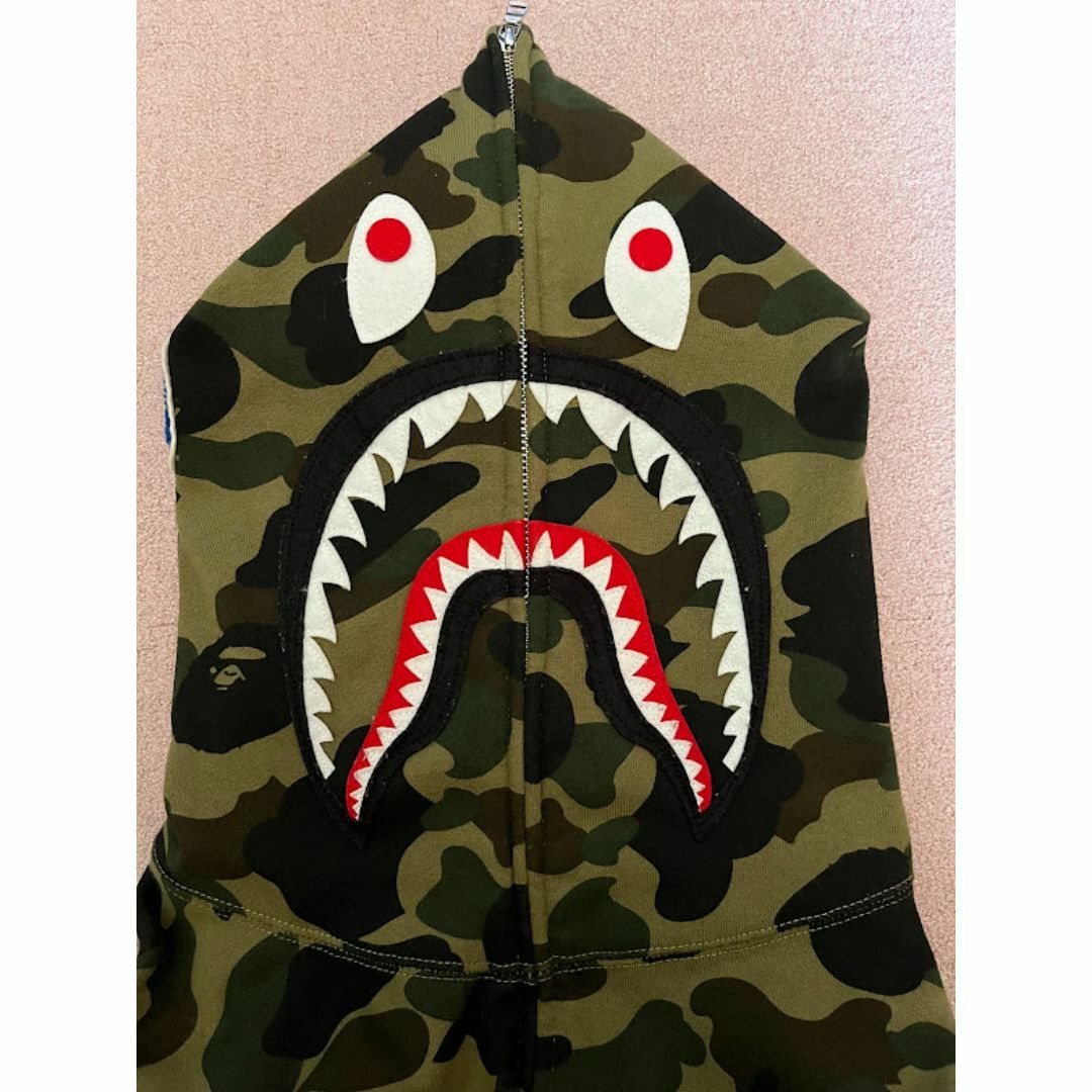 A BATHING APE(アベイシングエイプ)のbape shark hoodie ベイプ　エイプ　シャーク　パーカー 1st  メンズのトップス(パーカー)の商品写真