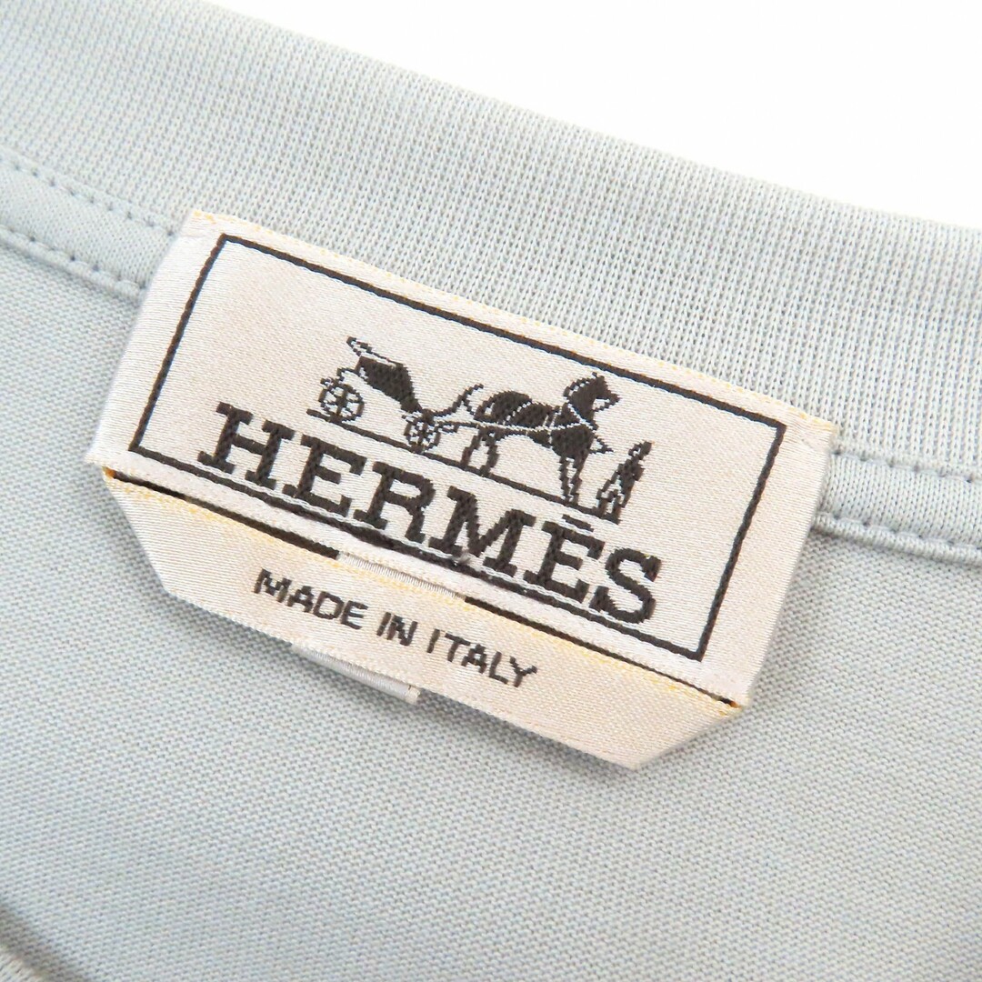 Hermes(エルメス)の未使用品△HERMES エルメス 2024年製 コットン100％ 袖レイヤード風 半袖Ｔシャツ ライトグレー L イタリア製 正規品 メンズ シンプル◎ メンズのトップス(Tシャツ/カットソー(半袖/袖なし))の商品写真