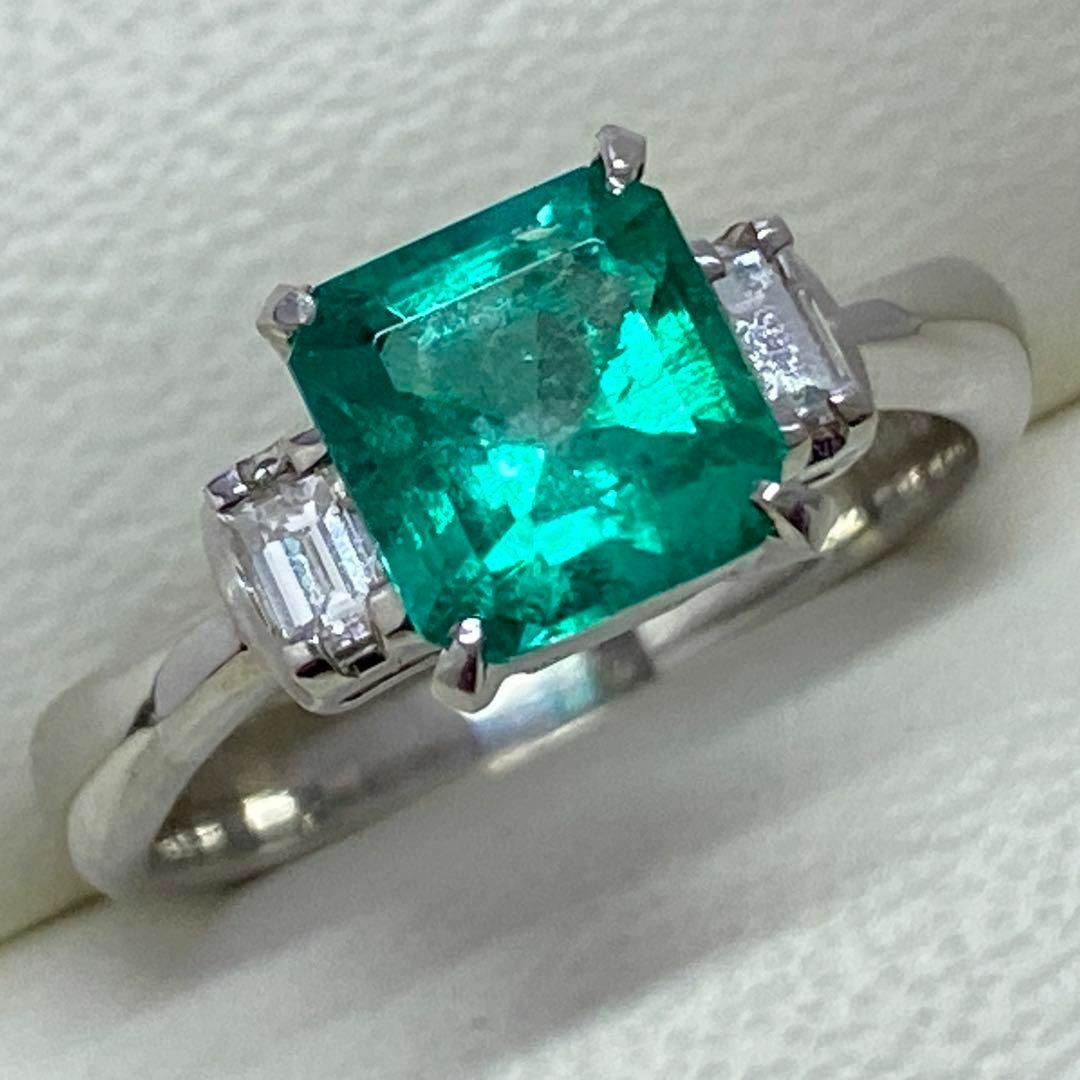 Pt900　天然エメラルドリング　E1.28ct　鑑別書付き　ダイヤモンド入り レディースのアクセサリー(リング(指輪))の商品写真