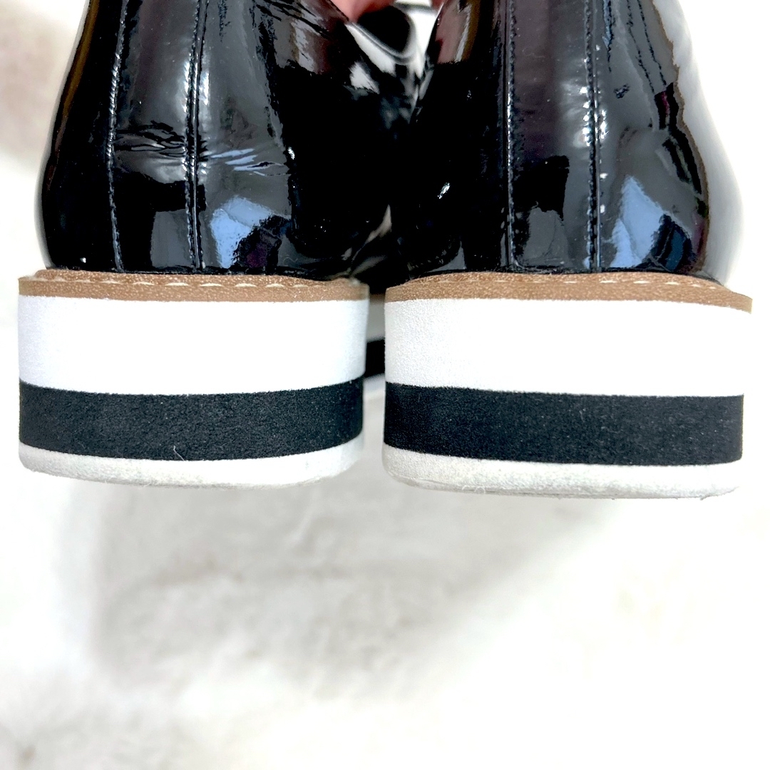 DIANA(ダイアナ)のDIANA 23.5cm 黒エナメルオックスフォードジュース 厚底 レディースの靴/シューズ(ローファー/革靴)の商品写真