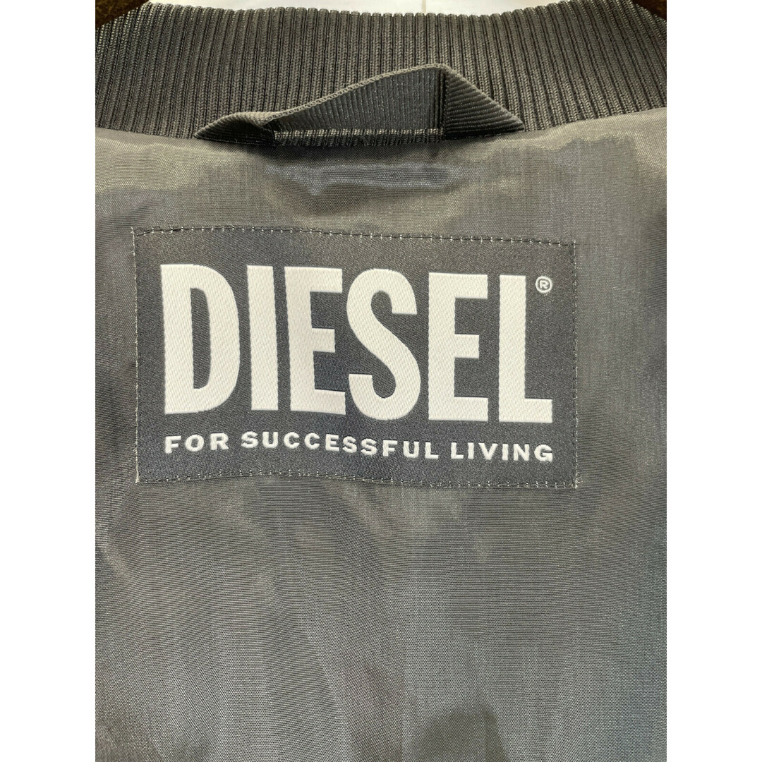 DIESEL(ディーゼル)のディーゼル ﾌﾞﾗｯｸ×赤  ﾄﾘｯｸｱｰﾄ ﾎﾞﾝﾊﾞｰｼﾞｬｹｯﾄ L メンズのジャケット/アウター(その他)の商品写真