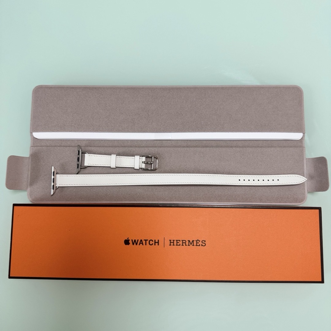 Hermes(エルメス)のHERMES エルメス Apple Watch ドゥブルトゥール 41 mm スマホ/家電/カメラのスマホアクセサリー(ストラップ/イヤホンジャック)の商品写真