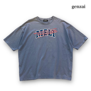 【genzai】ゲンザイ MELT 刺繍 くすみブルー Tシャツ (L)(Tシャツ/カットソー(半袖/袖なし))