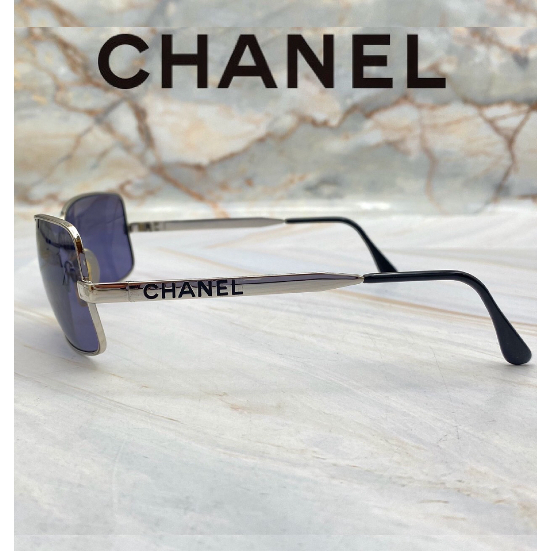 CHANEL(シャネル)のCHANEL シャネル　ロゴテンプル　サングラス ネイビー　シルバー メンズのファッション小物(サングラス/メガネ)の商品写真