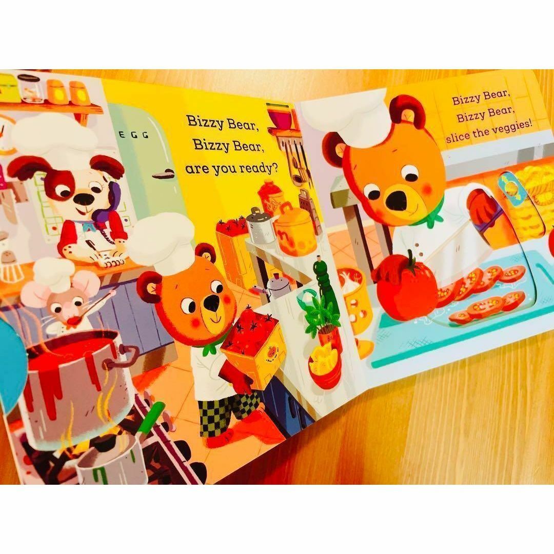 英語絵本Bizzy bear pizza time 仕掛け絵本 洋書 エンタメ/ホビーの本(絵本/児童書)の商品写真