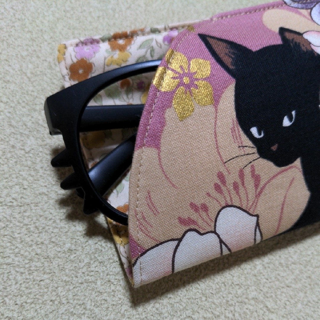 88:牡丹と黒猫さん柄♪眼鏡ケース♪ハンドメイド♪ レディースのファッション小物(その他)の商品写真