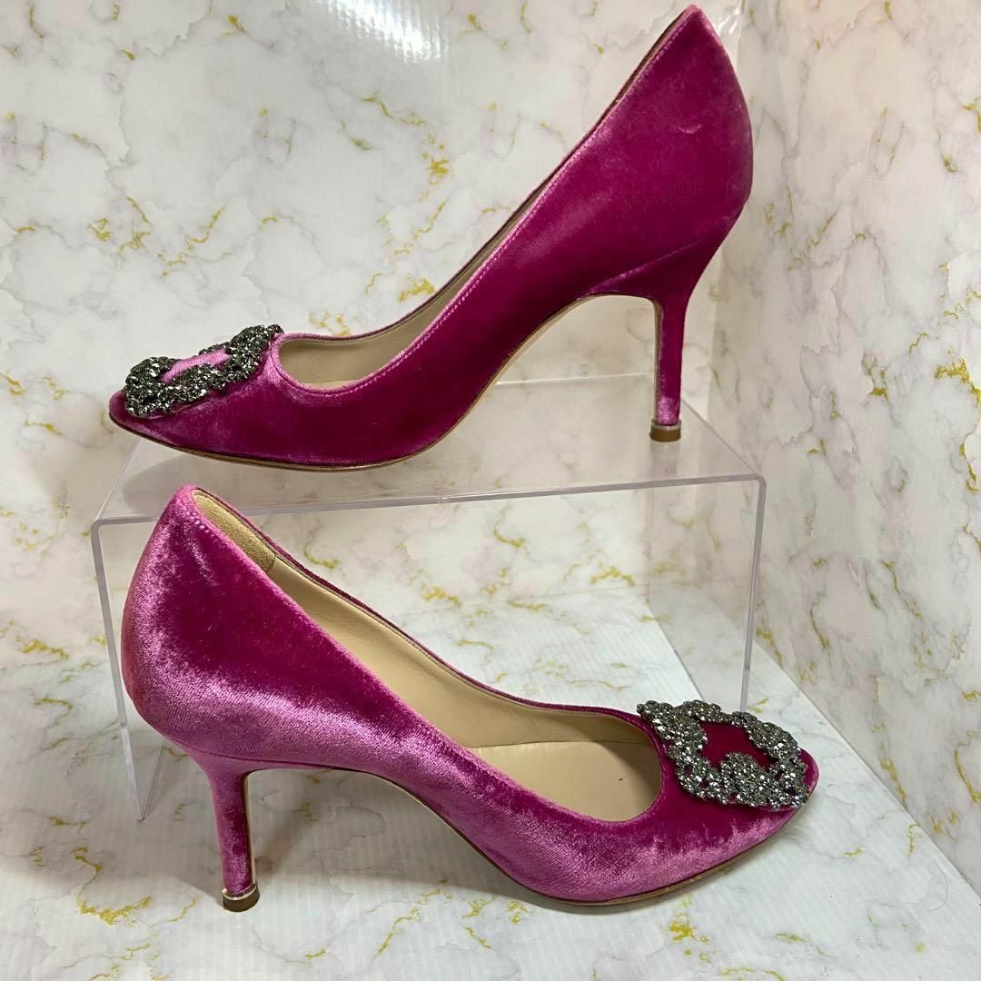 MANOLO BLAHNIK(マノロブラニク)の✨ハンギシ✨美品 マノロブラニク ベロア ピンク 35サイズ(22cm) レディースの靴/シューズ(ハイヒール/パンプス)の商品写真