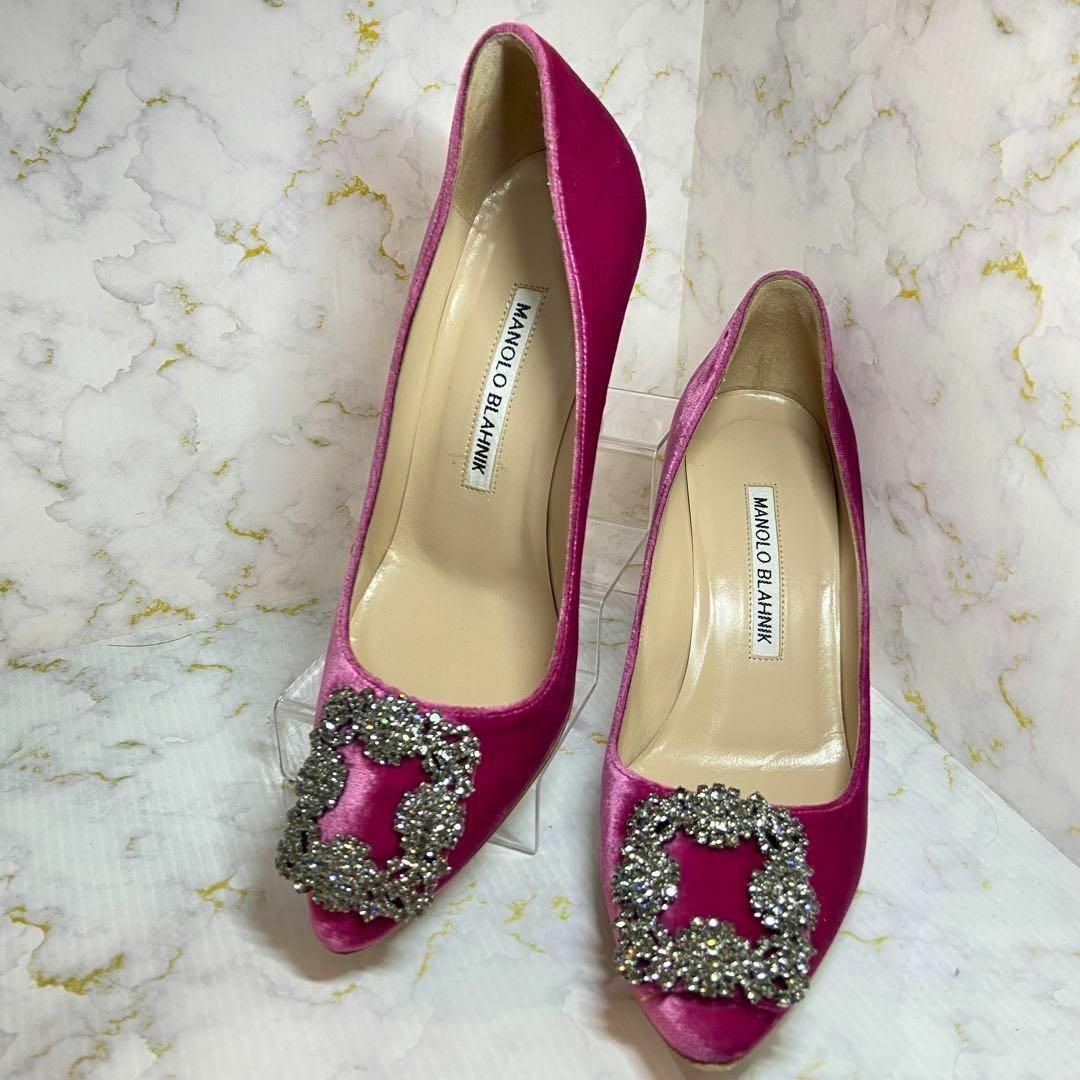 MANOLO BLAHNIK(マノロブラニク)の✨ハンギシ✨美品 マノロブラニク ベロア ピンク 35サイズ(22cm) レディースの靴/シューズ(ハイヒール/パンプス)の商品写真