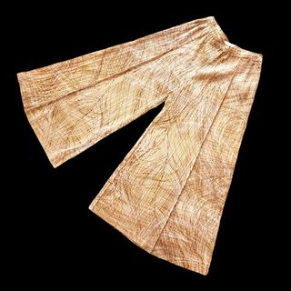 PLEATS PLEASE ISSEY MIYAKE(パンツ ・ ブラウン/茶色系)の PLEATS PLEASE ISSEY MIYAKE(パンツ ・ ブラウン/茶色系)の