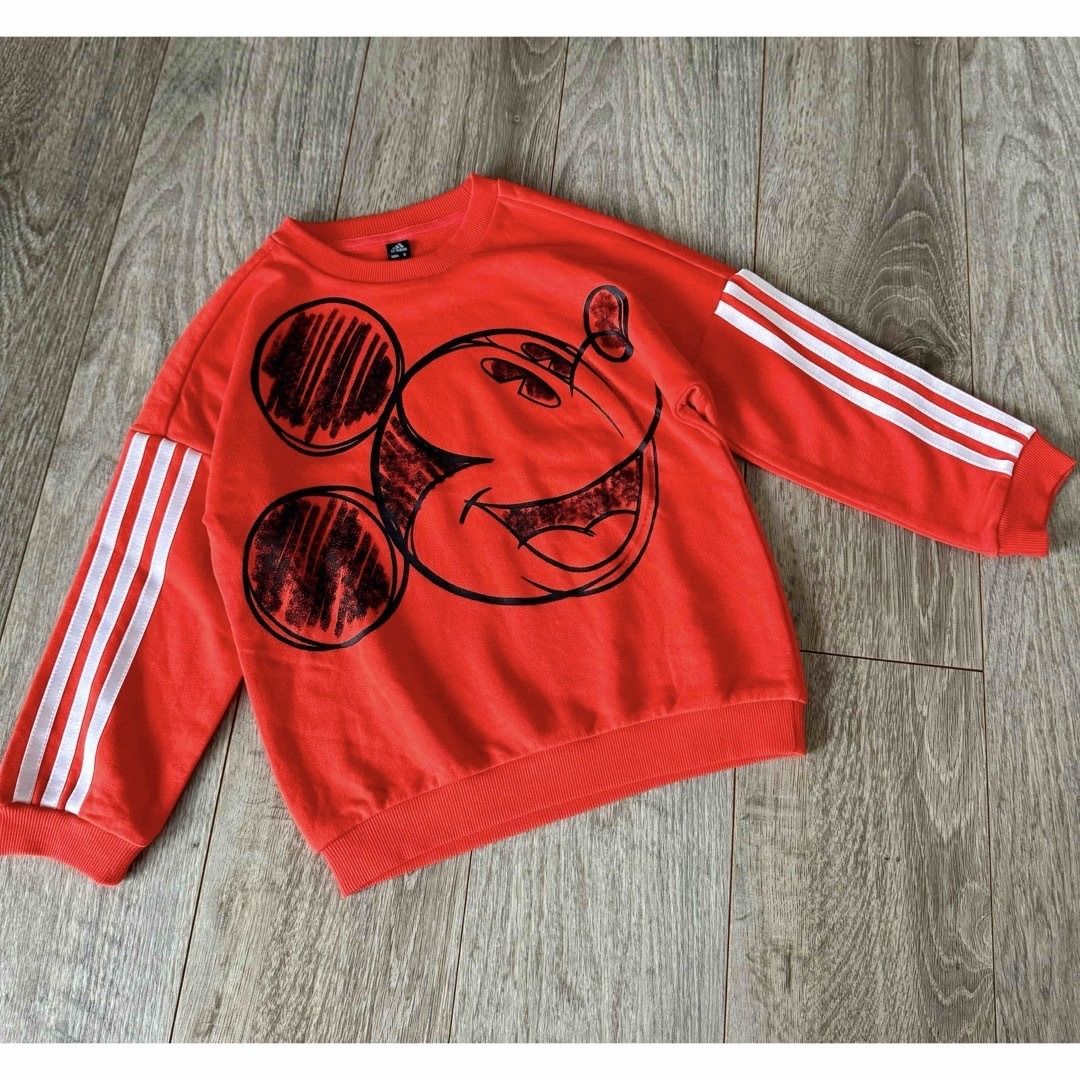 adidas(アディダス)のadidas Mickey Mouse アディダス ミッキー スエット 最終価格 キッズ/ベビー/マタニティのキッズ服男の子用(90cm~)(Tシャツ/カットソー)の商品写真