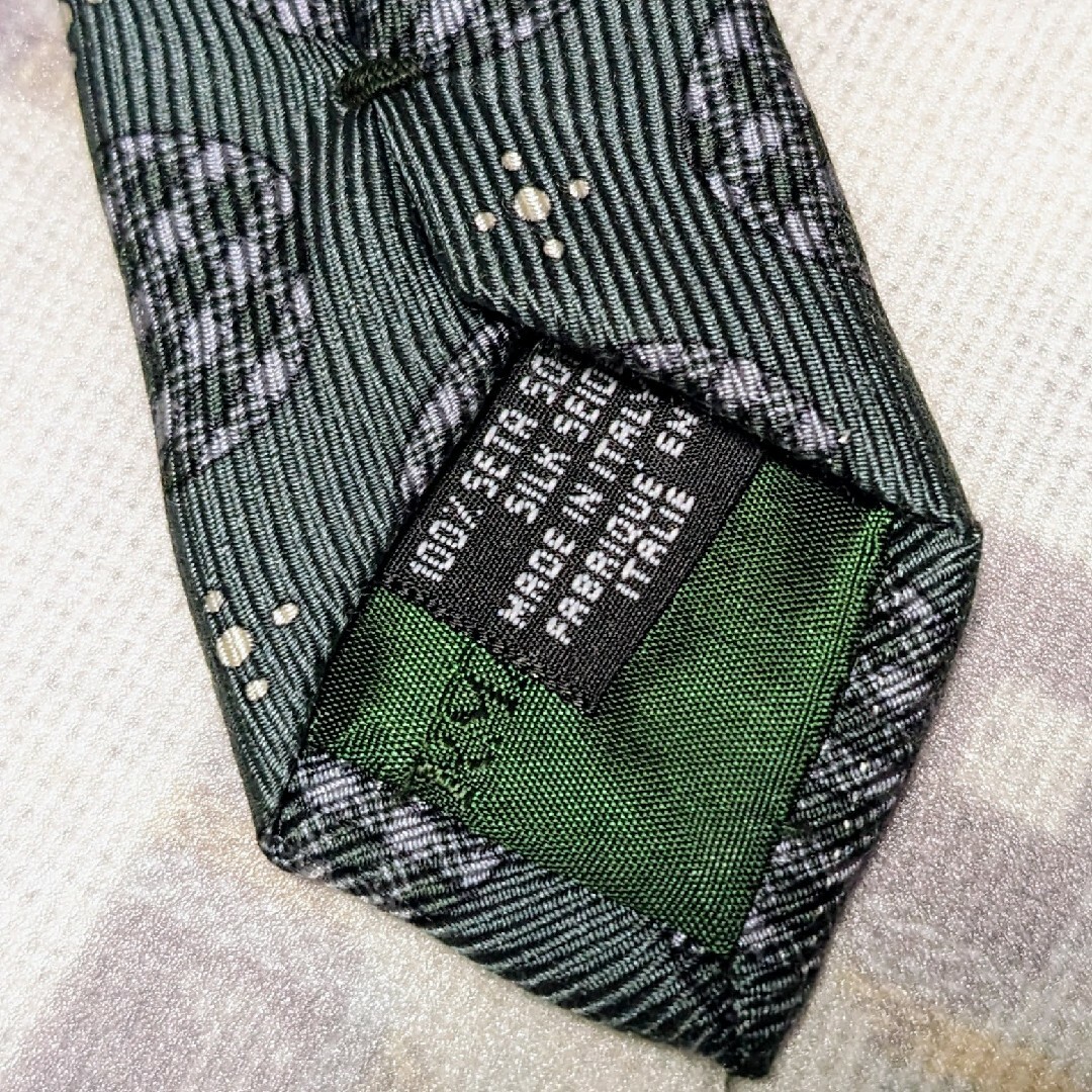 Armani(アルマーニ)のジョルジオ・アルマーニ　ビジネスネクタイ　ダークグリーン系　ドット柄 メンズのファッション小物(ネクタイ)の商品写真