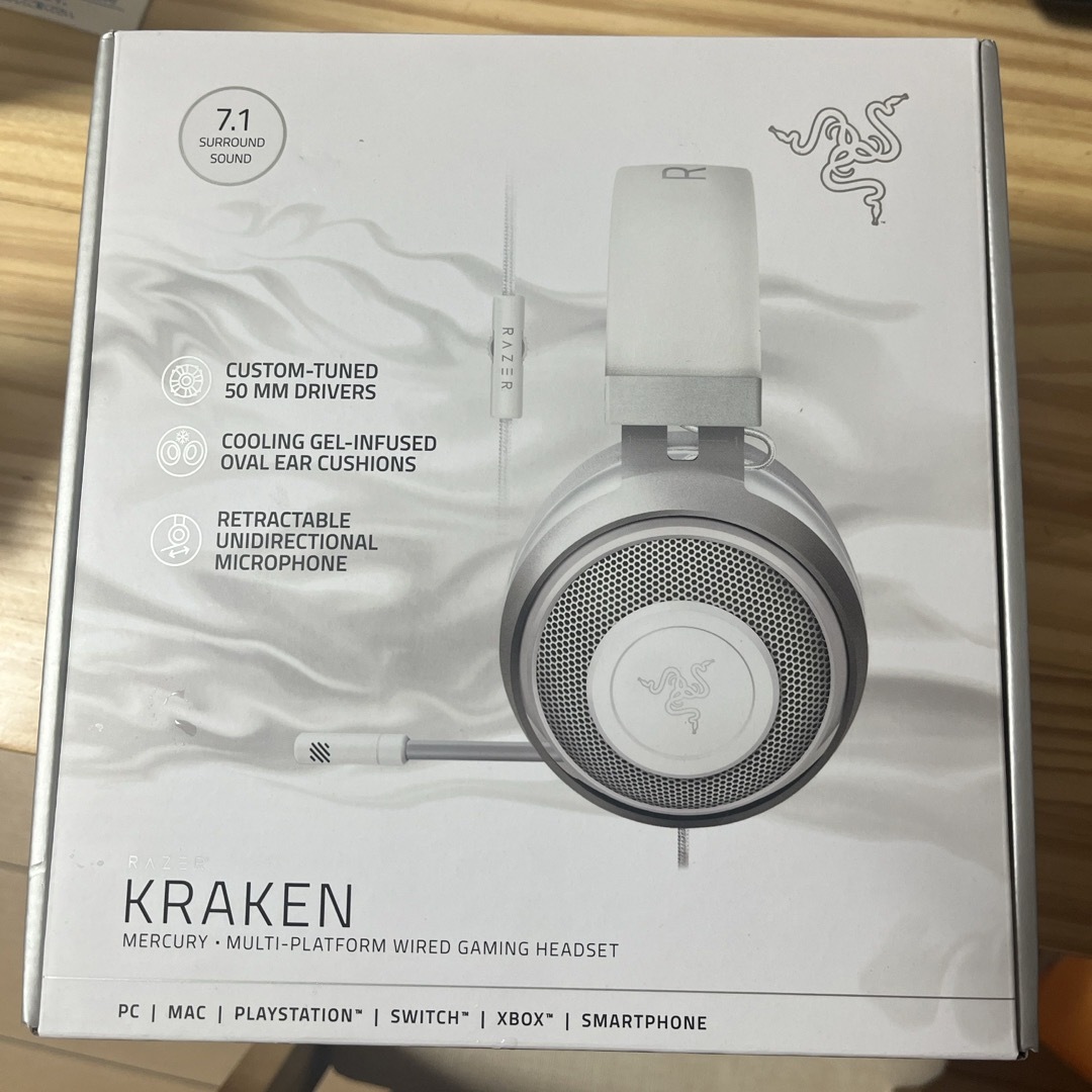 Razer(レイザー)のRazer KRAKEN  2019 MERCURY WHITE ゲーミング ヘ スマホ/家電/カメラのオーディオ機器(ヘッドフォン/イヤフォン)の商品写真