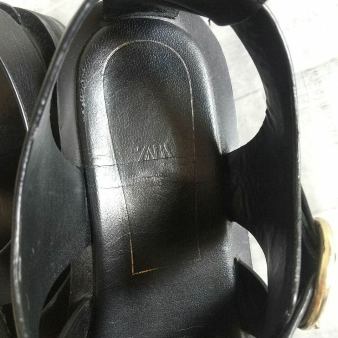 ZARA(ザラ)の【ZARA】レザーフラットサンダル グルカサンダル ブラック38 レディースの靴/シューズ(サンダル)の商品写真
