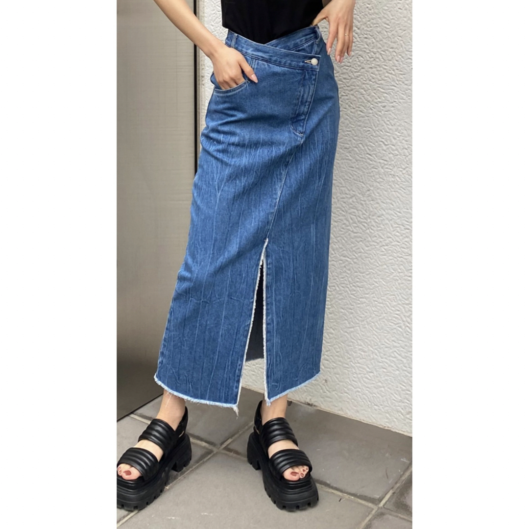 EMODA(エモダ)のEMODA DENIM スカート レディースのスカート(ロングスカート)の商品写真