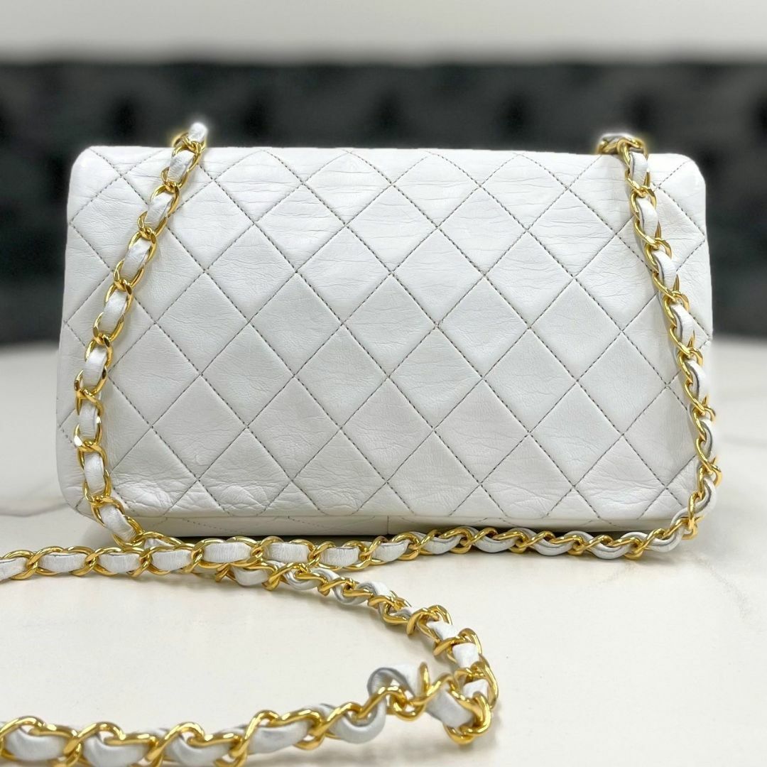 CHANEL - シャネル フルフラップ マトラッセ 白 ラムスキン CHANEL - シャネル フルフラップ マトラッセ 白 ラムスキン