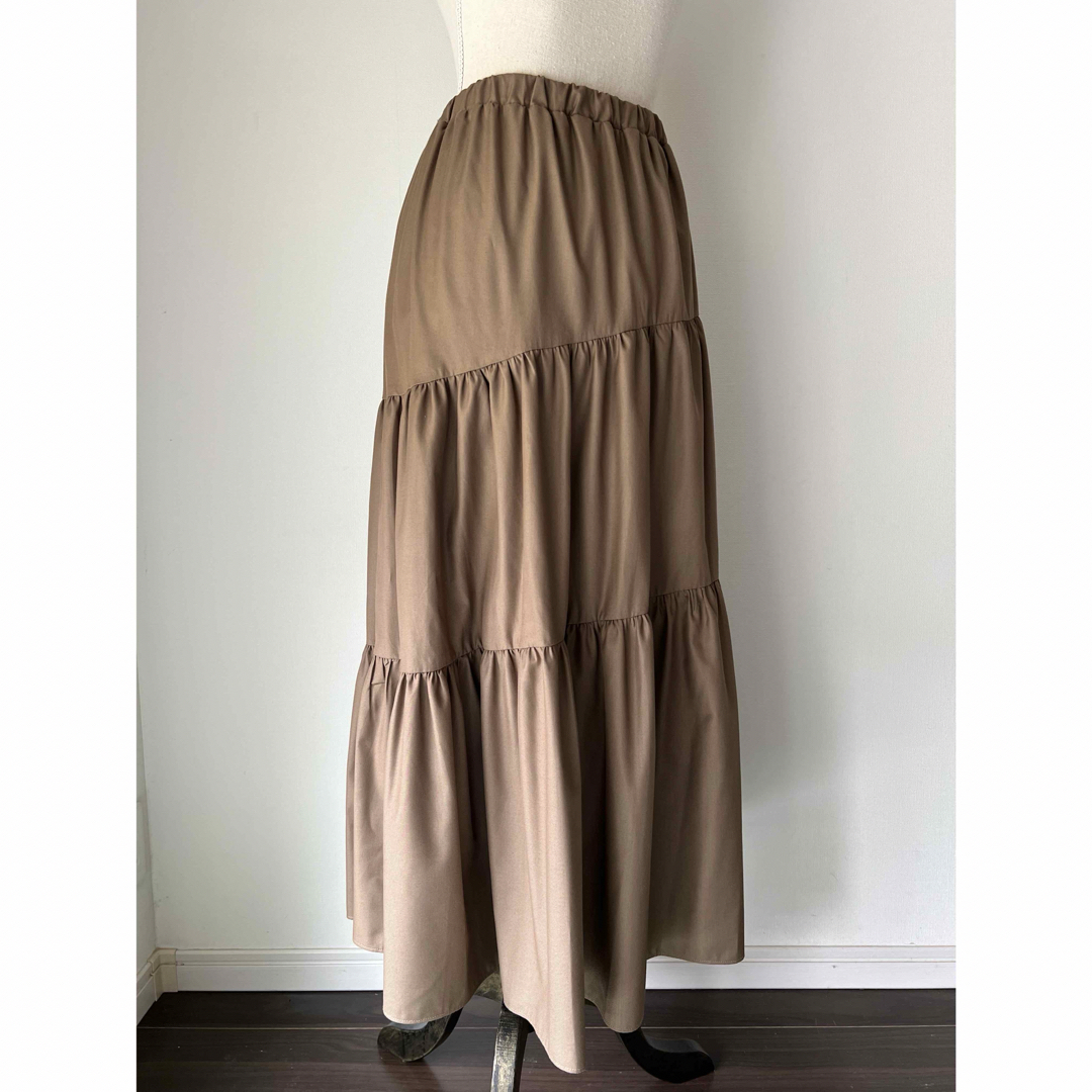 モカブラウン　ティアードスカート レディースのスカート(ロングスカート)の商品写真