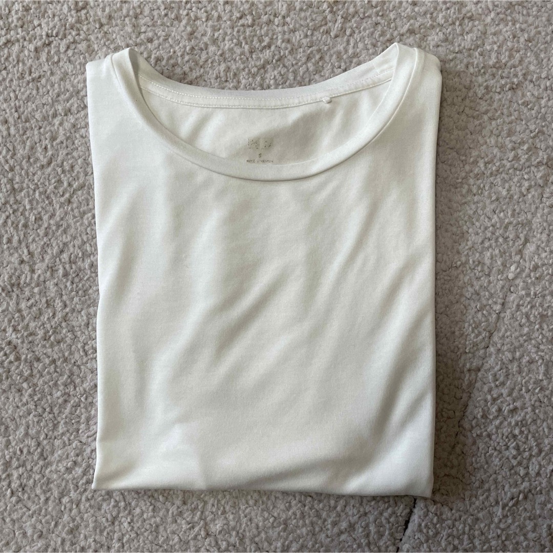 UNIQLO(ユニクロ)のお買得品　UNIQLO/ユニクロ　半袖トップス　Sサイズ　白色　オフショルダー レディースのトップス(Tシャツ(半袖/袖なし))の商品写真