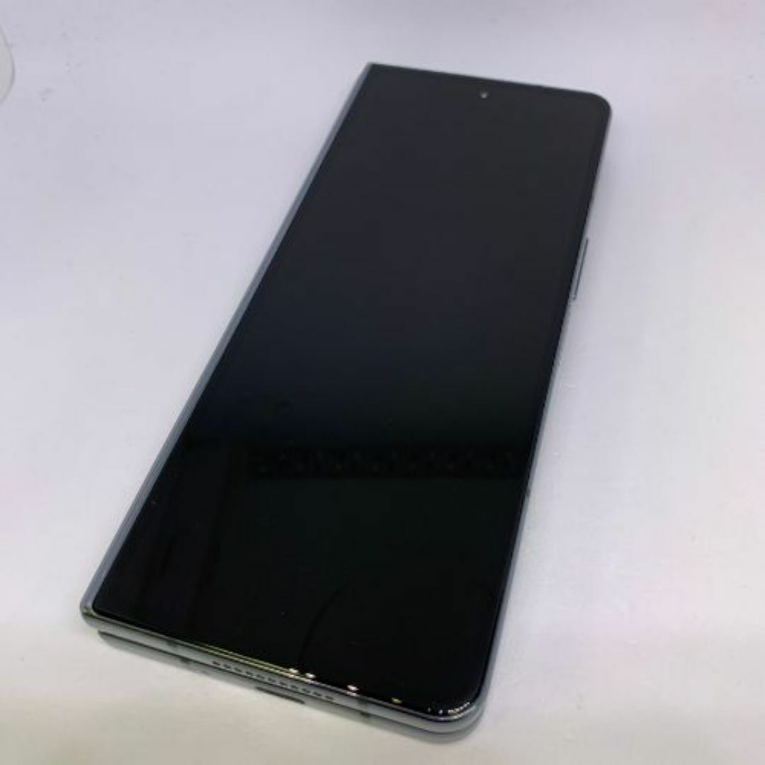 【中古品】Galaxy Z Fold4 docomo   SC-55C グレイグリーン (Dランク・七日間保証） スマホ/家電/カメラのスマートフォン/携帯電話(スマートフォン本体)の商品写真