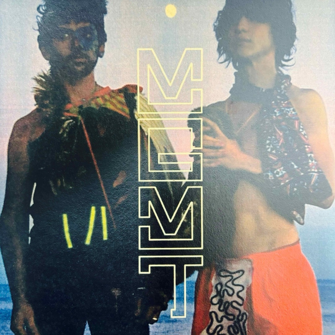 【黒額付きポスター】mgmt oracular spectacular（新品） エンタメ/ホビーのアート用品(ポスターフレーム)の商品写真