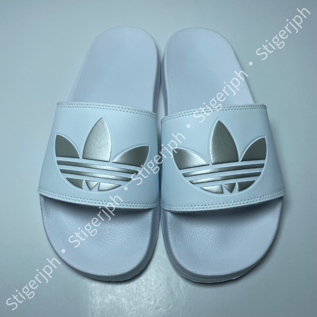 Originals（adidas）(オリジナルス)のアディダスオリジナルス　アディレッタライト　ホワイト　シルバー　26.5CM レディースの靴/シューズ(サンダル)の商品写真