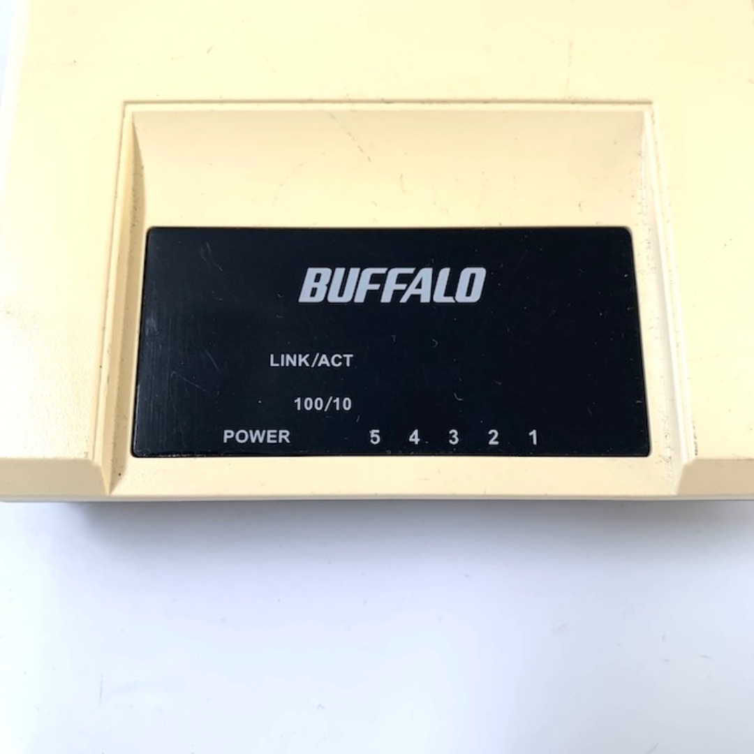 Buffalo(バッファロー)のBufalo LSW-TX-5EP(C4) スイッチングハブ５ポート スマホ/家電/カメラのPC/タブレット(PC周辺機器)の商品写真