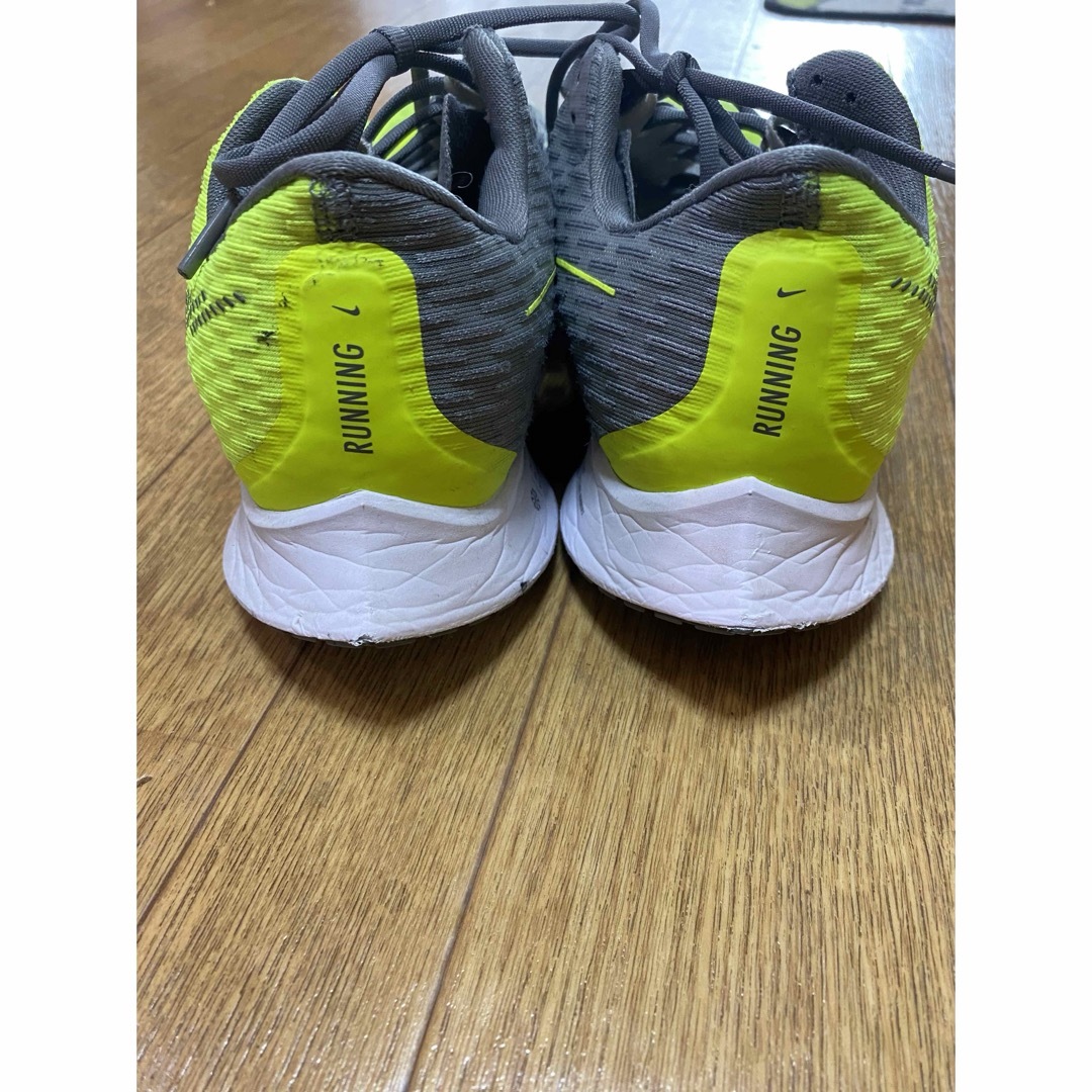 NIKE(ナイキ)のNIKE ランニングシューズ Zoom Rival Fly 2 CJ0710-0 スポーツ/アウトドアのランニング(シューズ)の商品写真