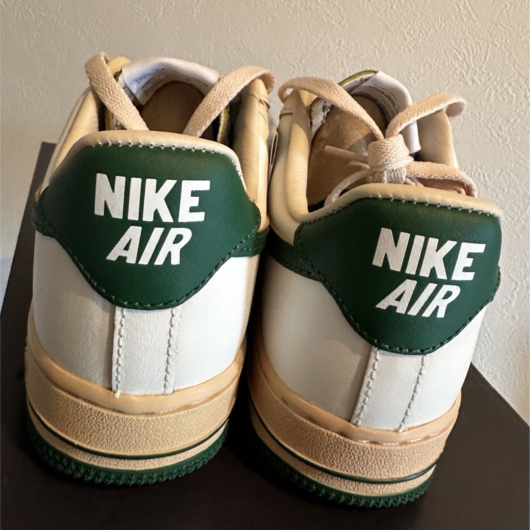 NIKE(ナイキ)の新品未使用 NIKE AIR FORCE 1 エアフォース1 24cm レディースの靴/シューズ(スニーカー)の商品写真