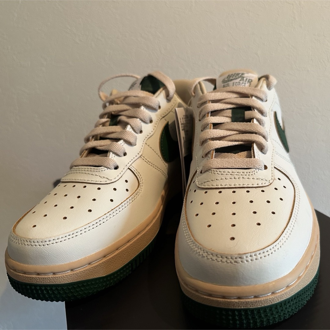 NIKE(ナイキ)の新品未使用 NIKE AIR FORCE 1 エアフォース1 24cm レディースの靴/シューズ(スニーカー)の商品写真