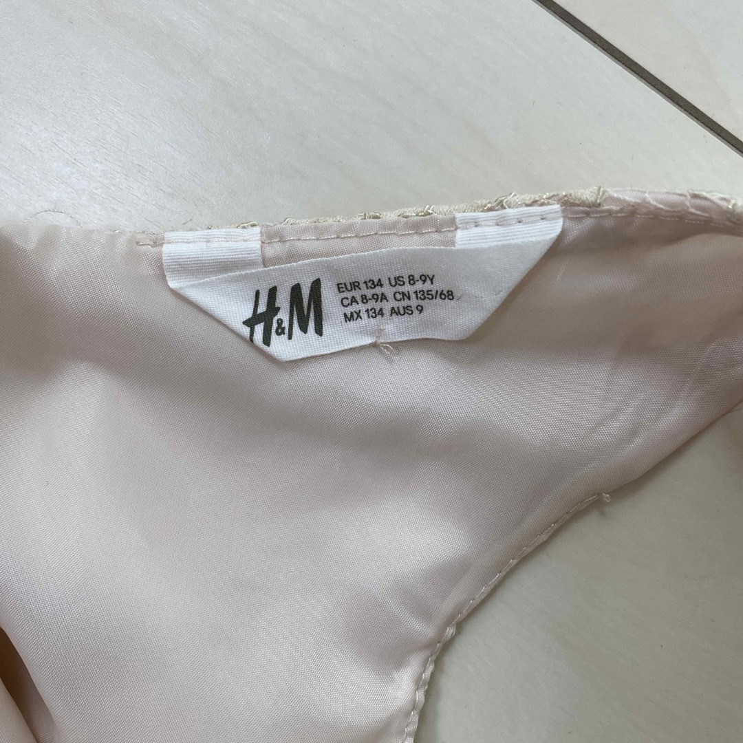 H&M(エイチアンドエム)のH&Mドレス120〜 キッズ/ベビー/マタニティのキッズ服女の子用(90cm~)(ドレス/フォーマル)の商品写真