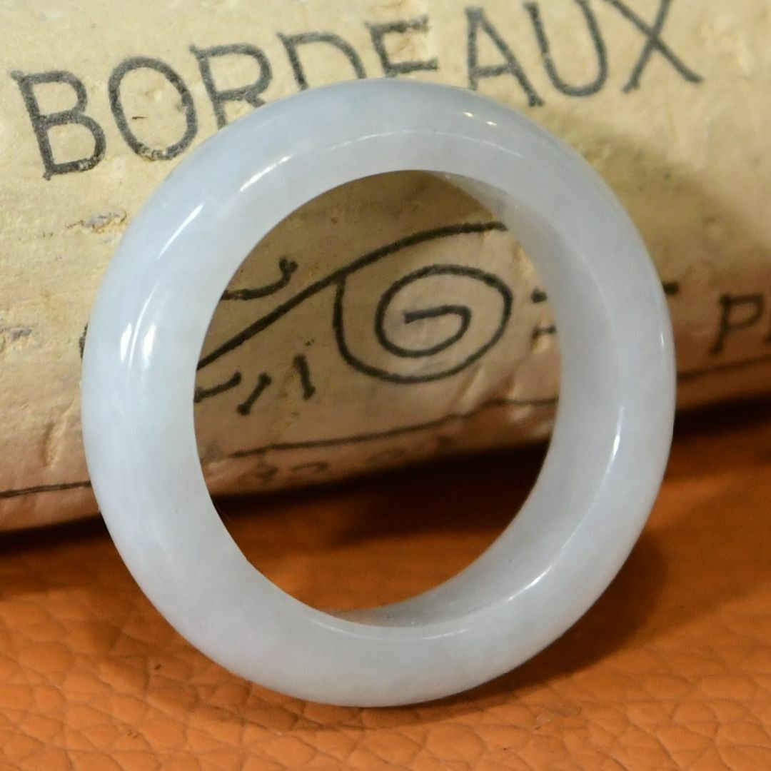 J1307　ヒスイ　翡翠　リング　指輪　13.5号　ミャンマー　ジェイド　送料込 レディースのアクセサリー(リング(指輪))の商品写真