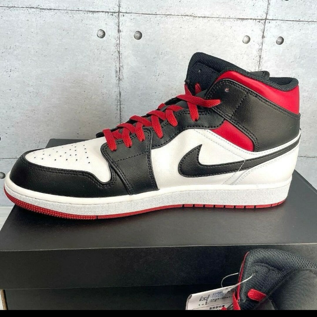 NIKE(ナイキ)の訳あり お買い得　エアジョーダン1 MID ツマ黒　31 AIR JORDAN メンズの靴/シューズ(スニーカー)の商品写真