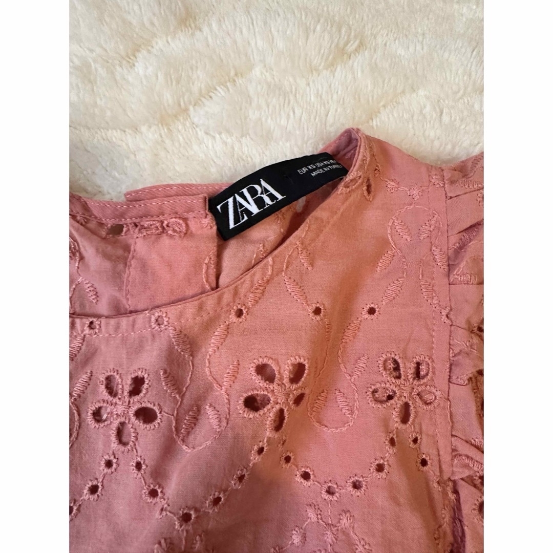 ZARA(ザラ)のZARA  刺繍 ノースリーブブラウス レディースのトップス(シャツ/ブラウス(半袖/袖なし))の商品写真