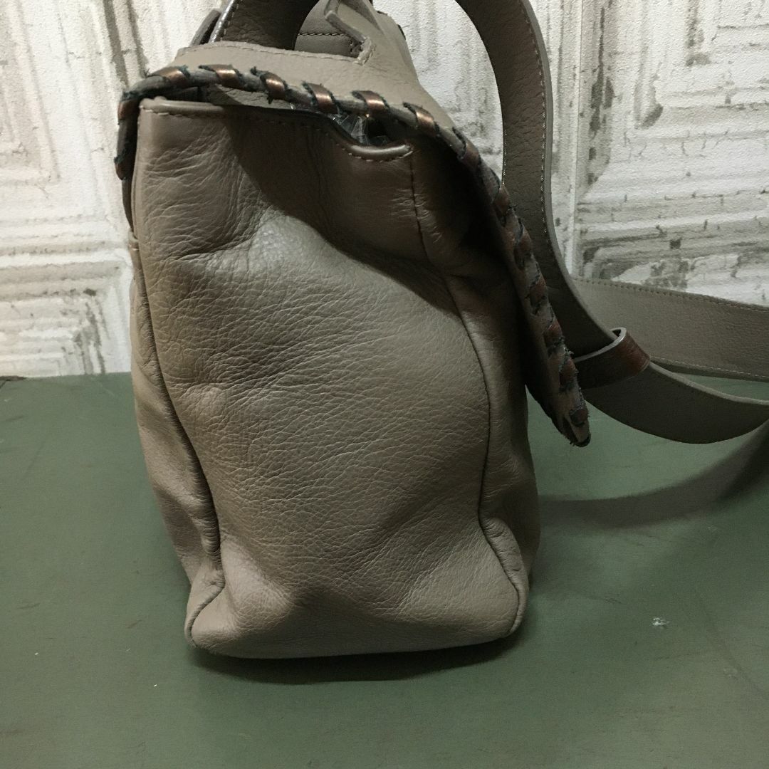 PAPILLONNER(パピヨネ)のイタリア製　GIORGIA MILANI　バッグ　USED　11273 レディースのバッグ(ショルダーバッグ)の商品写真