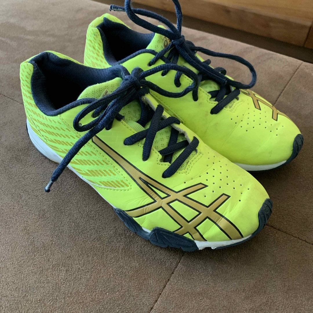 asics(アシックス)のasics レーザービーム グリーンイエロー　21.5センチ キッズ/ベビー/マタニティのキッズ靴/シューズ(15cm~)(スニーカー)の商品写真