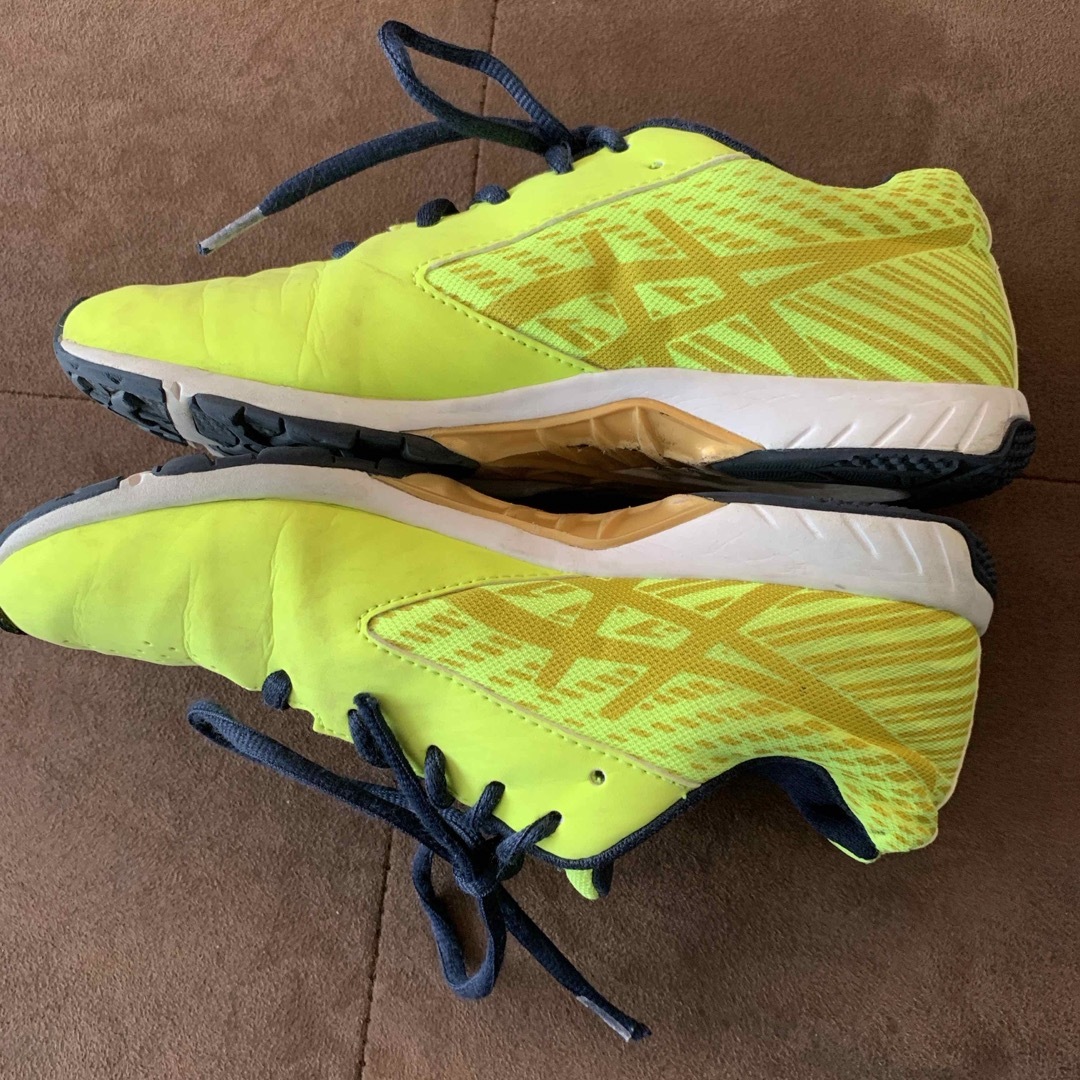 asics(アシックス)のasics レーザービーム グリーンイエロー　21.5センチ キッズ/ベビー/マタニティのキッズ靴/シューズ(15cm~)(スニーカー)の商品写真